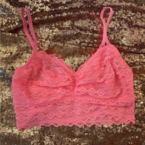 PINK Victoria's Secret Pink Lace Unlined Wireless
Ruched Front Bralette - Picture 2 of 7